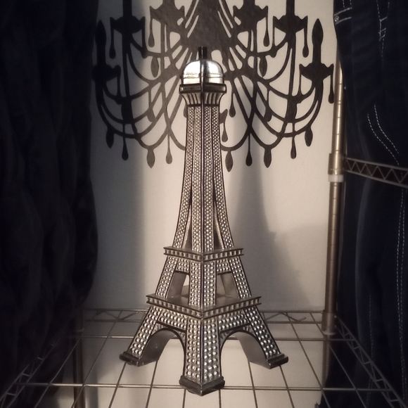 Home Decor. Eiffel Tower. Silver. 16 x 6.25 in. - Picture 1 of 4